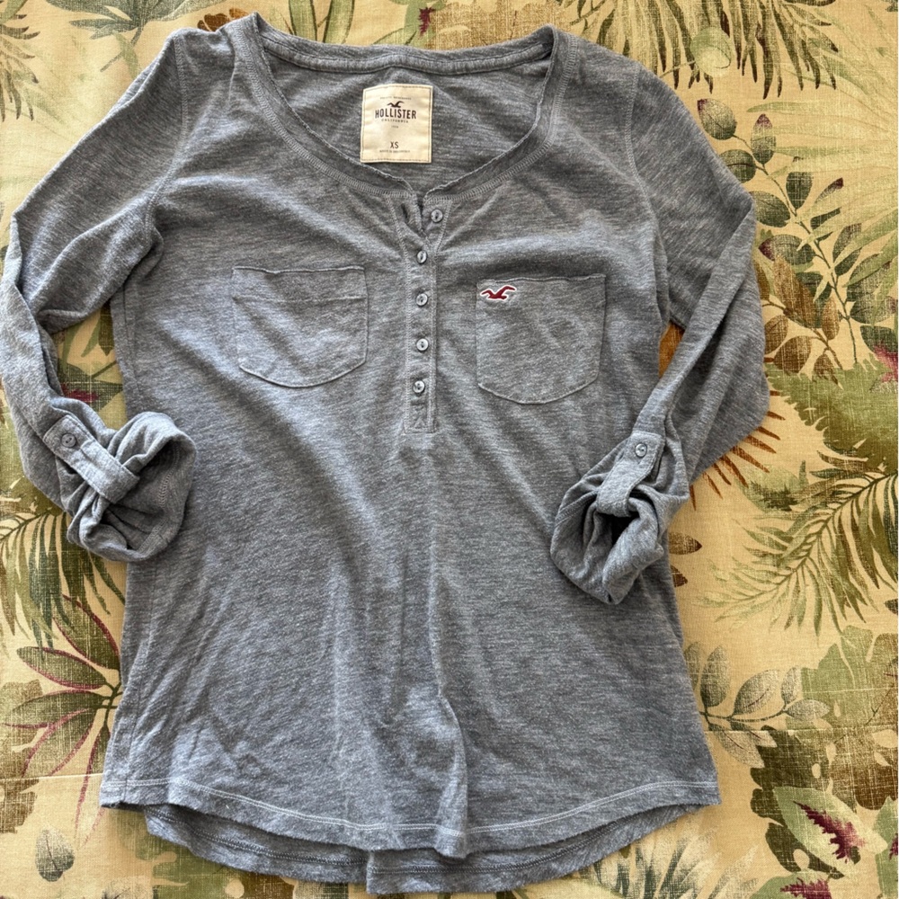 Hollister Gray Long Sleeve Henley Top 🩶